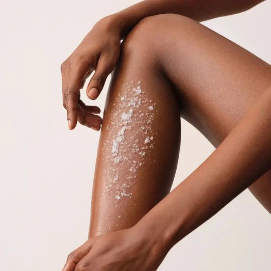 La Perla Energising Salts and Oil Body Scrub 250ml, Telový peeling 2